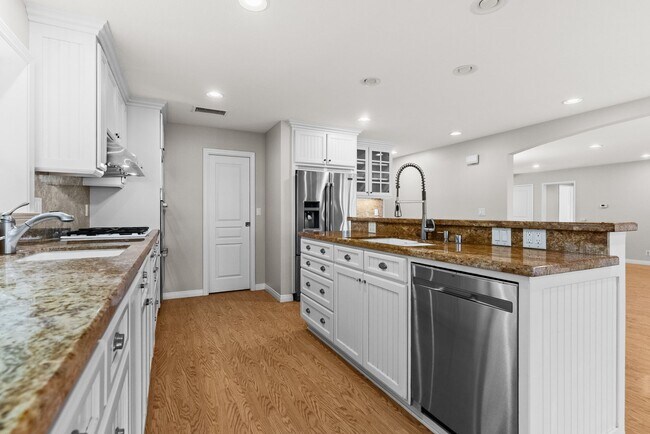 Building Photo - Garden Grove Gem: Your New Home Awaits on ...