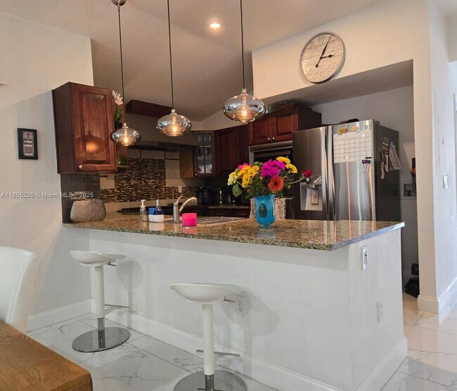 Foto del edificio - 18402 NW 56th Pl