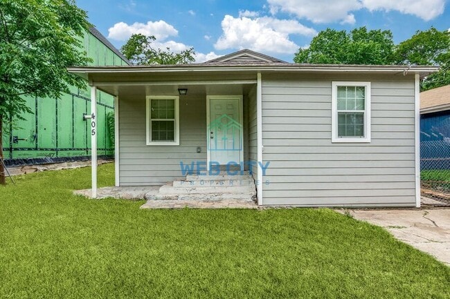 Photo - 405 Viaduct St House