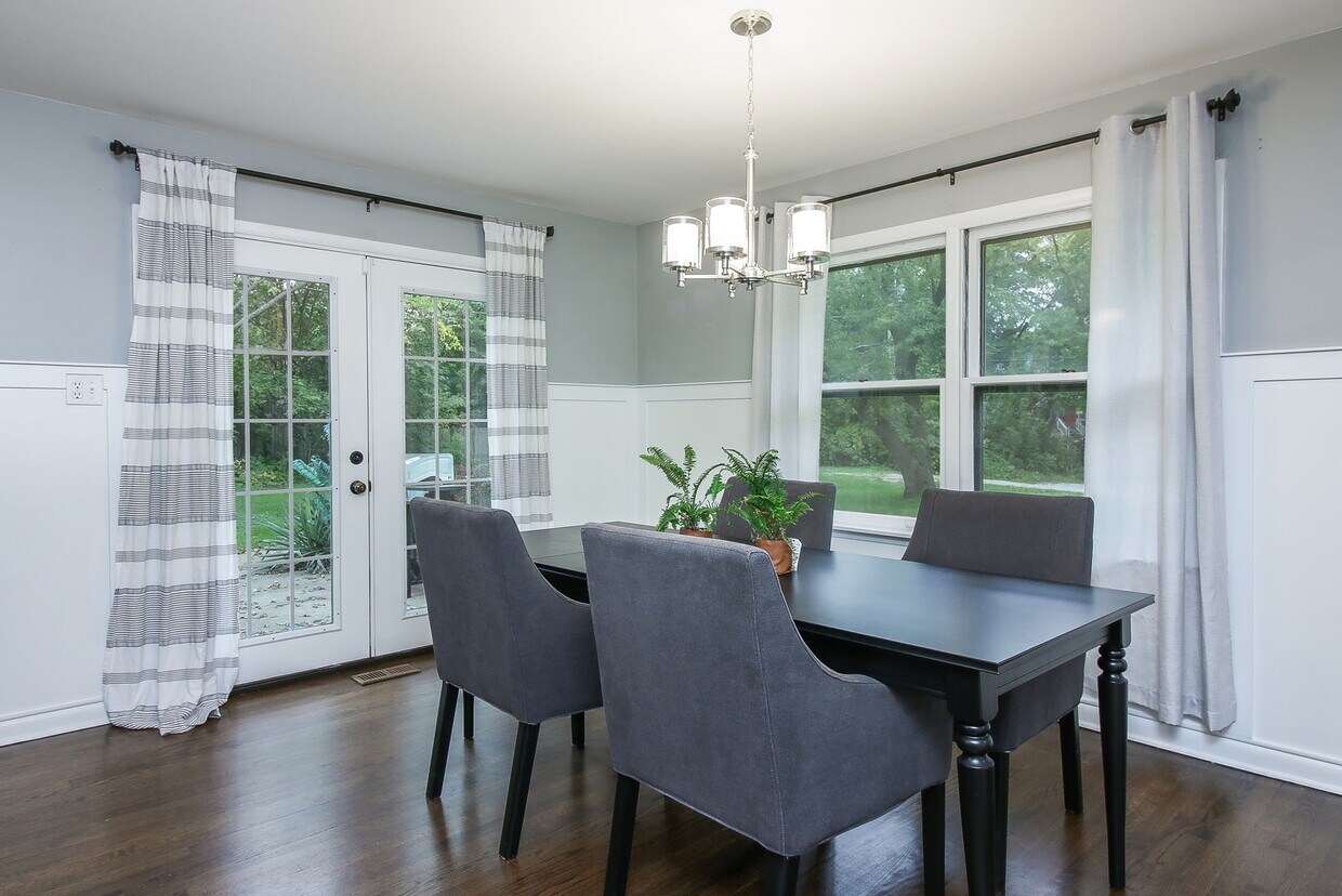 Kitchen - 6200 Fairview Ave