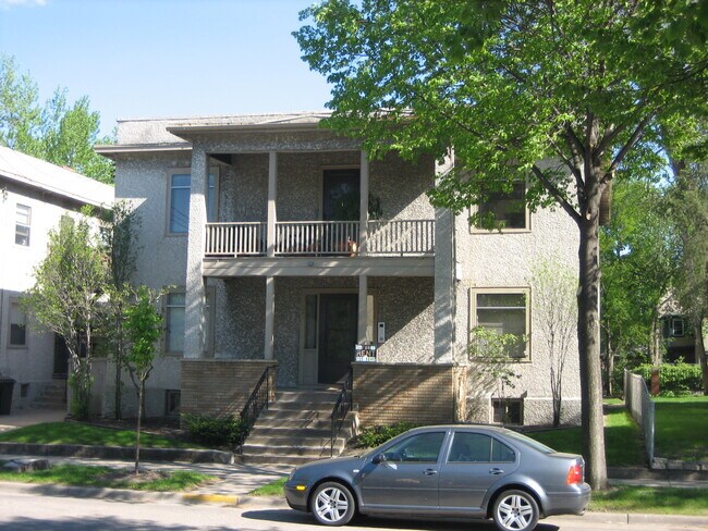 Building Photo - 318 6th Ave NE