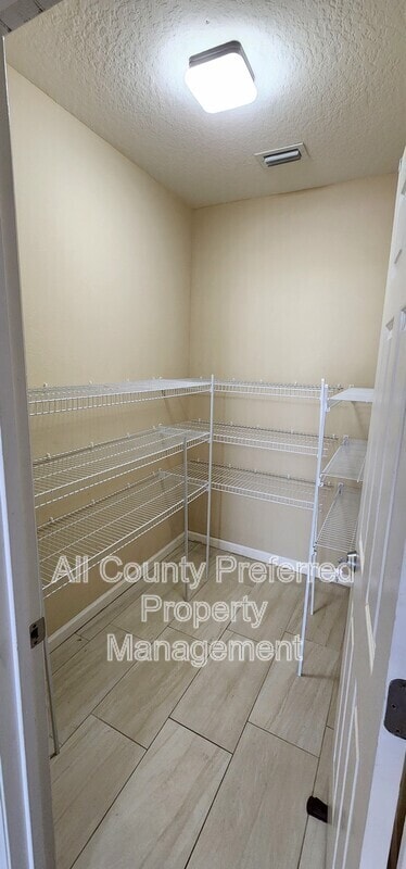 Foto del edificio - 2402 Okalani St