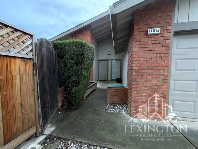 Foto del edificio - Beautifully Updated, 3BD/2BA Home in Larchmont Sunriver, off Sunrise Blvd. and Coloma Rd.