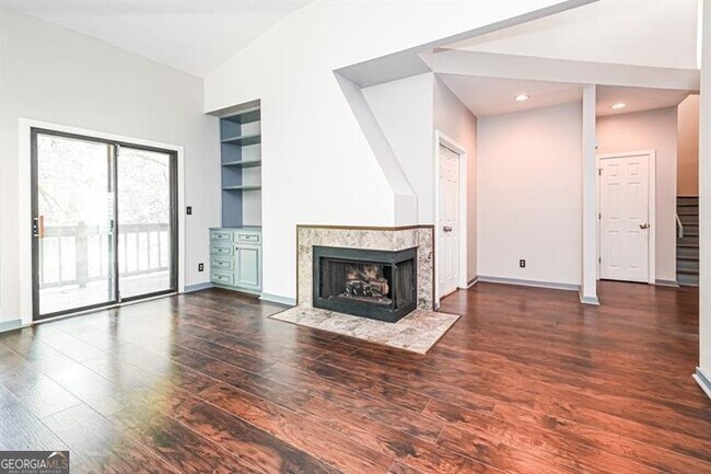 Foto del edificio - 8207 Fairview Bluff