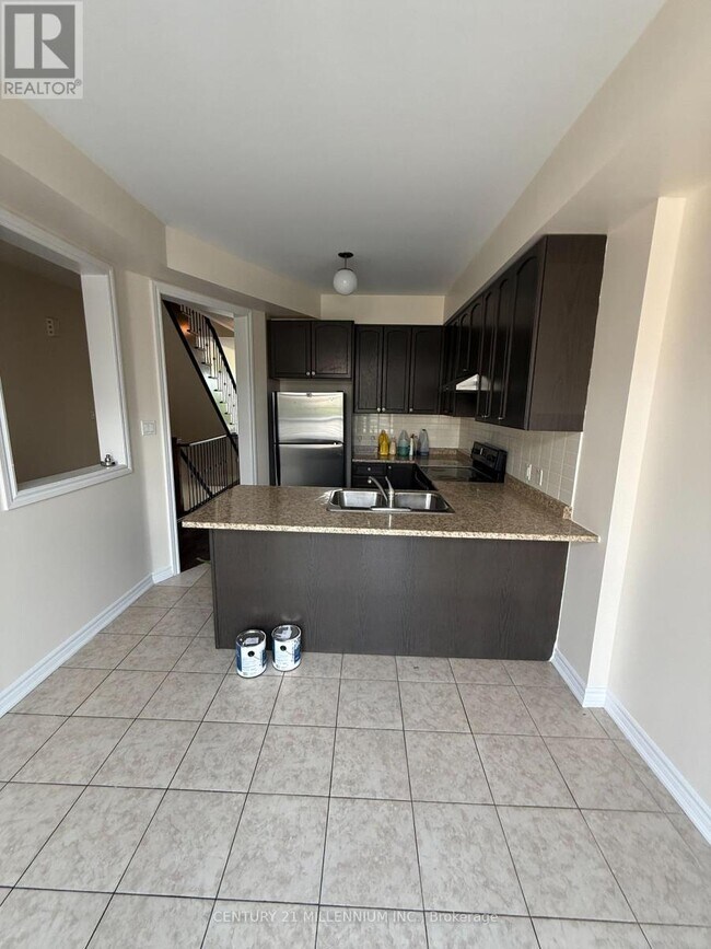 Building Photo - 62 Magdalene Cres