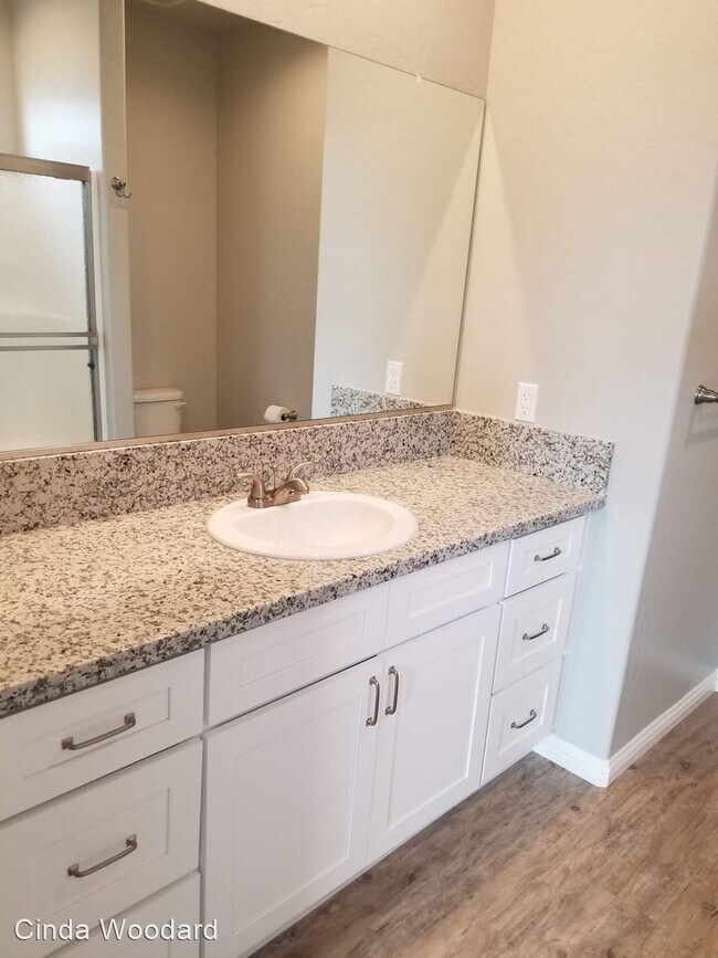 Foto del edificio - 3 br, 2 bath House - 1867 W Roby Ave