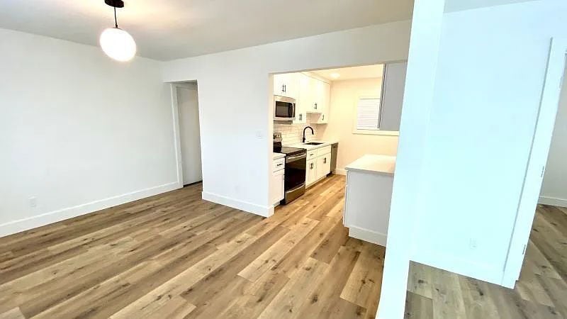 Foto principal - Small home with great room style.