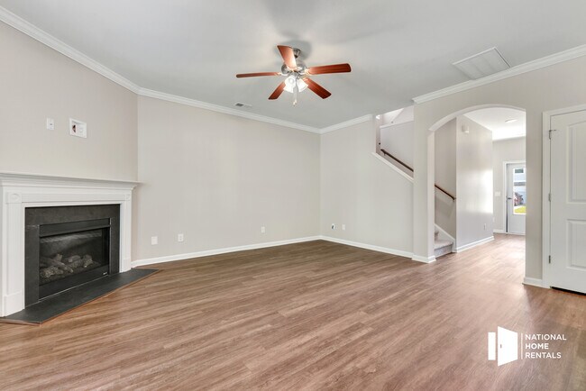 Building Photo - 214 St Charles Pl