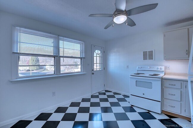 Foto del edificio - 139 Phyllis Dr