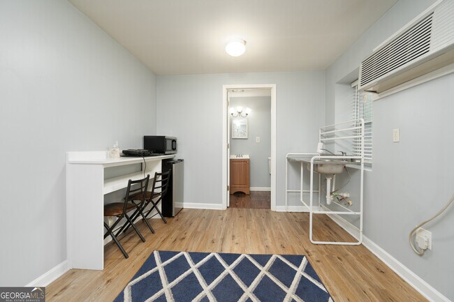 Foto del edificio - 970 Hubbard St SW