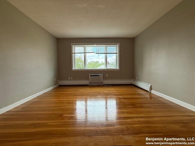 Building Photo - 50 Evergreen St