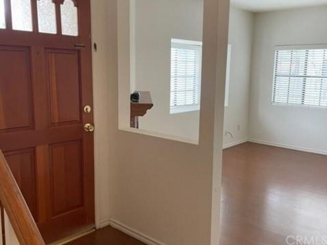 Building Photo - 544 N Orange Ave