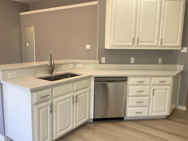 Building Photo - 825 Coppin Dr