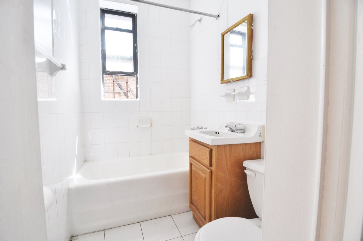 Building Photo - 230 W 147th St