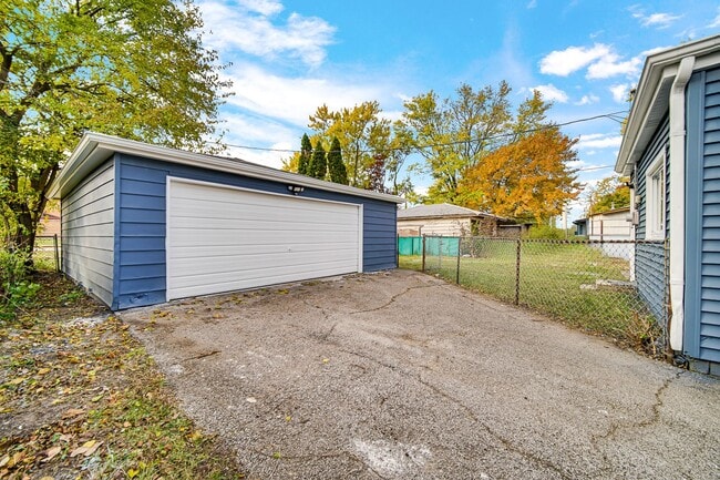 Building Photo - 3 Bedroom 1 Bathroom House for Rent!