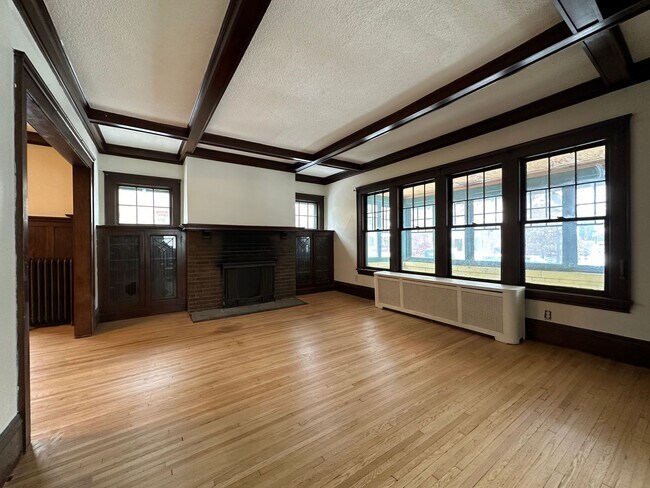 Building Photo - Beautiful Single-Family Home