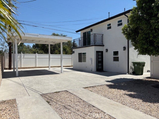 Foto del edificio - 8602 Penfield Ave