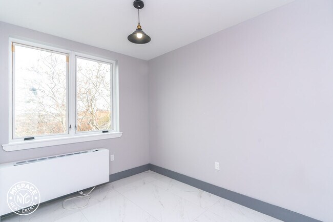 Foto del edificio - 1470 Eastern Pkwy