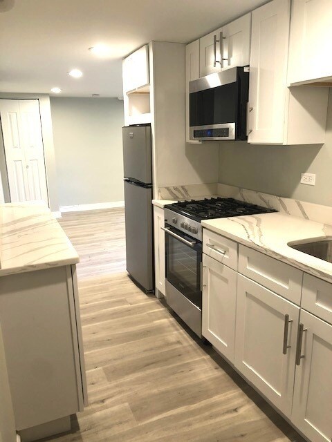 Foto del edificio - 8944 Kilpatrick Ave