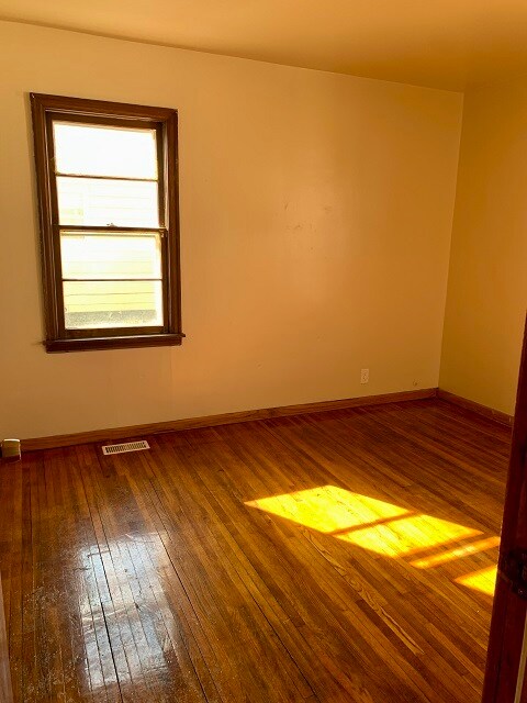 Building Photo - 1717 1st Ave NE