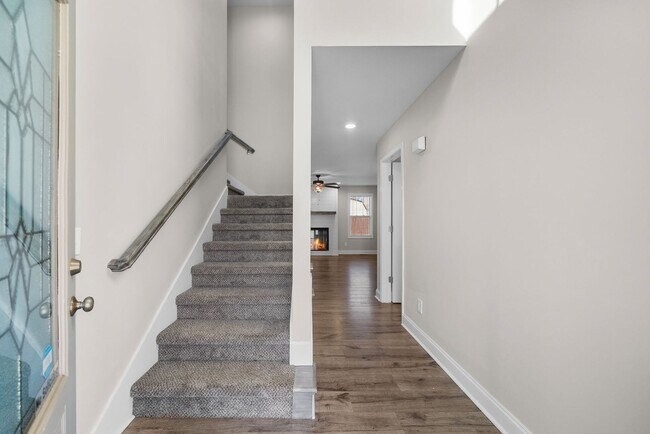 Foto del edificio - Pet Friendly Three Bedroom with Bonus!