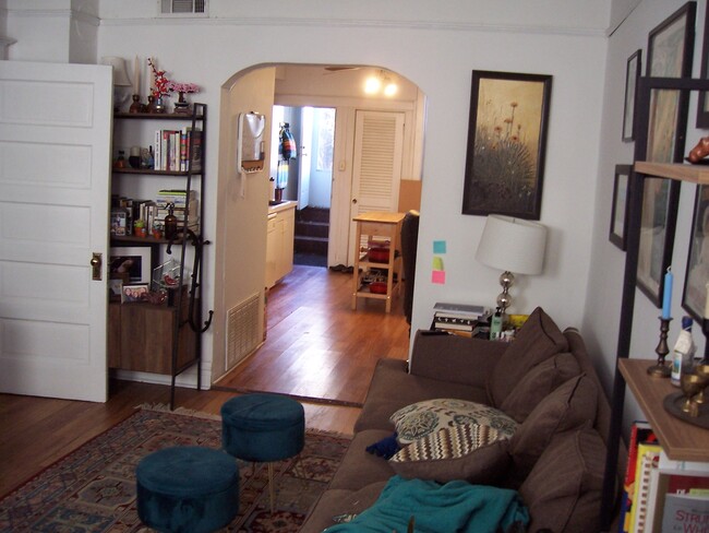 LR to kitchen view - 1648 W Barry Ave