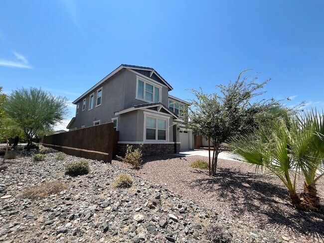 Building Photo - $400 MOVE-IN SPECIAL - 2500 Sq. Ft.!!