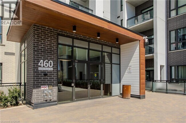Photo du bâtiment - 460 Gordon Krantz Ave