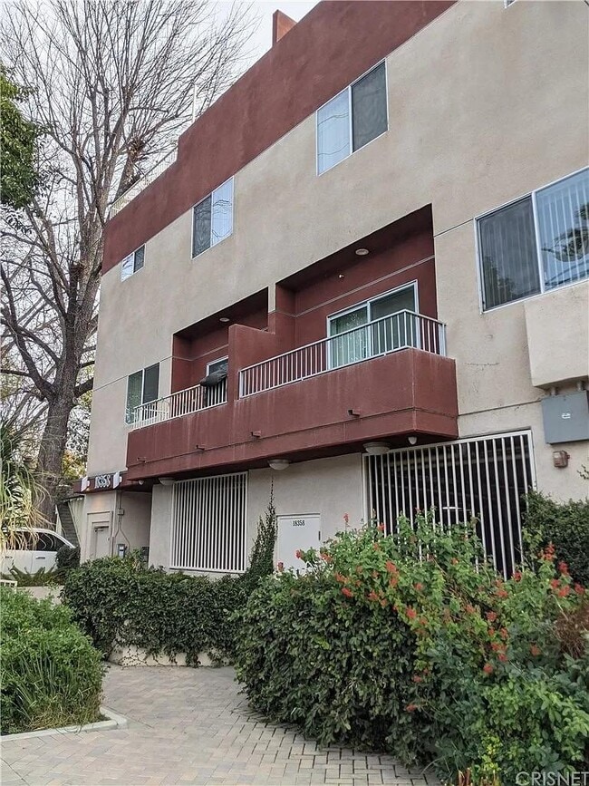 Foto del edificio - 18358 Saticoy St
