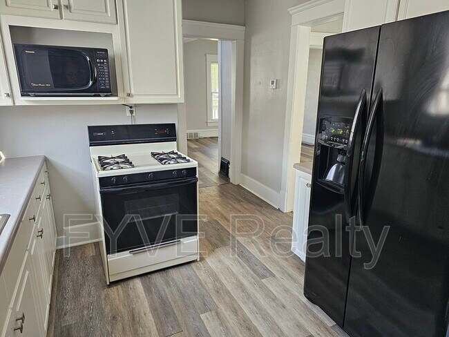 Foto del edificio - 358 E Thornton St