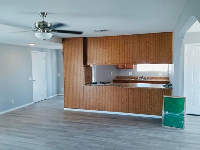 Building Photo - 2373 Oahu Ln