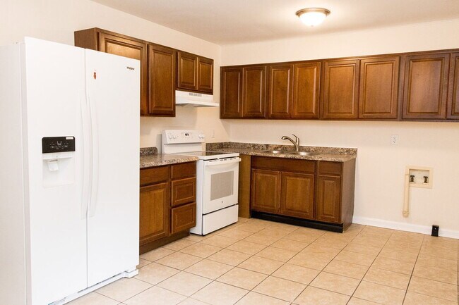 Foto del edificio - 2410 Hickory Valley Rd