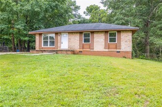 Building Photo - 8399 Attleboro Dr