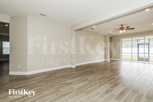 Foto del edificio - 377 Broomsedge Cir