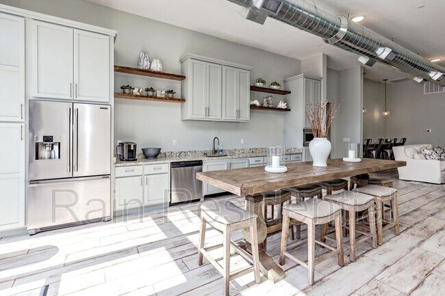 Foto del edificio - 2501 Bienville Blvd