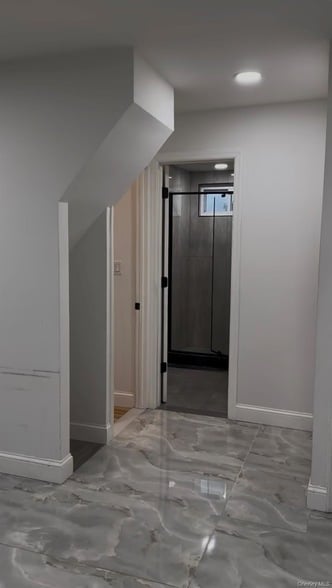 Building Photo - 49 Gladys St