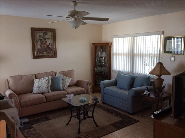 Foto del edificio - 234 Hibiscus Ave
