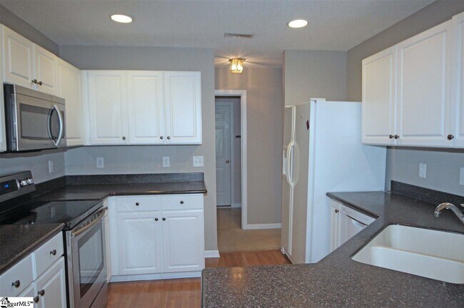 Building Photo - 17 Brookhaven Way