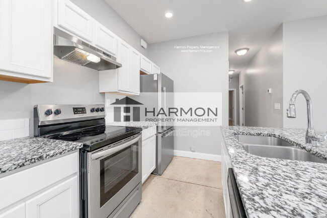 Building Photo - 5527 S Handley St