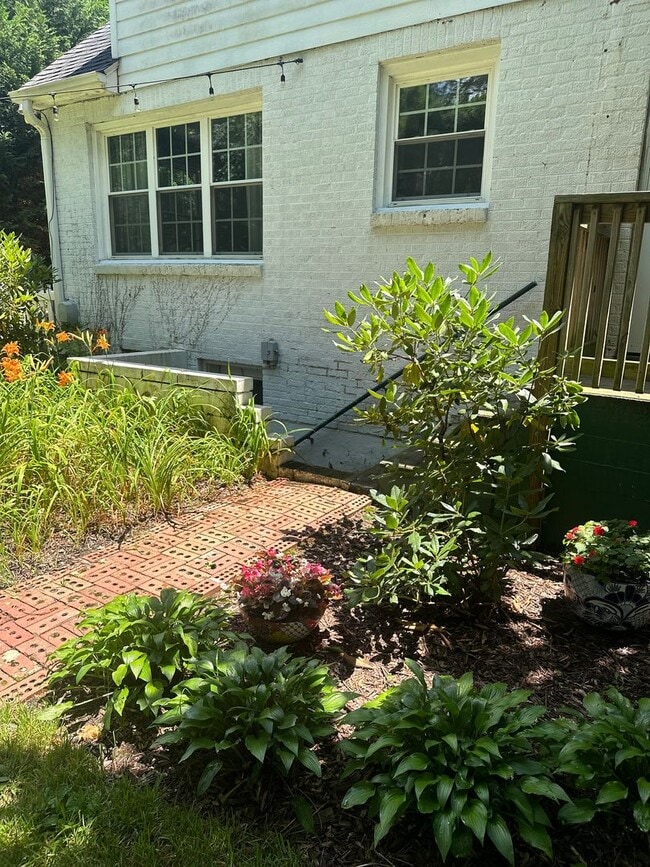 Foto del edificio - $2800 per month 3 bedroom 2 bath house in ...