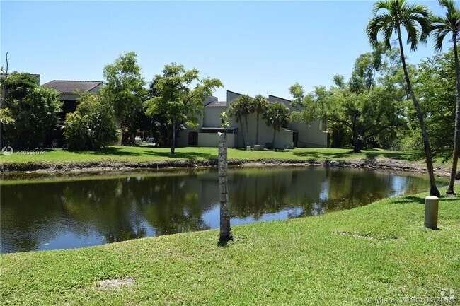 Building Photo - 3926 Estepona Ave