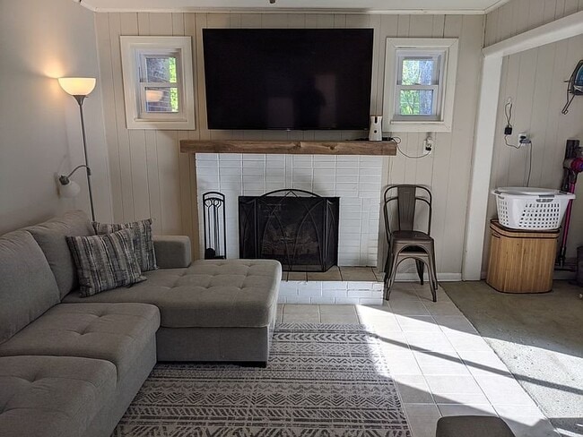 Building Photo - 4208 Lonas Dr