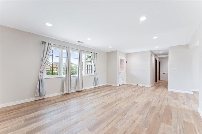 Foto del edificio - 16121 Fantasia Ln