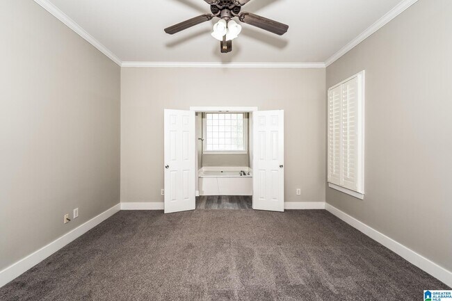 Foto del edificio - 4652 Clubview Dr