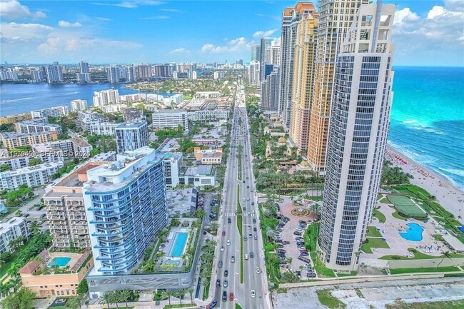 Foto del edificio - 17550 Collins Ave