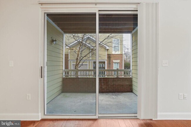 Foto del edificio - 2100 Highcourt Ln