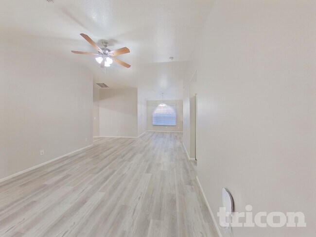 Foto del edificio - 21854 N Braden Rd