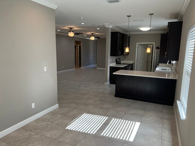 Foto del edificio - 60 Brenda Ln