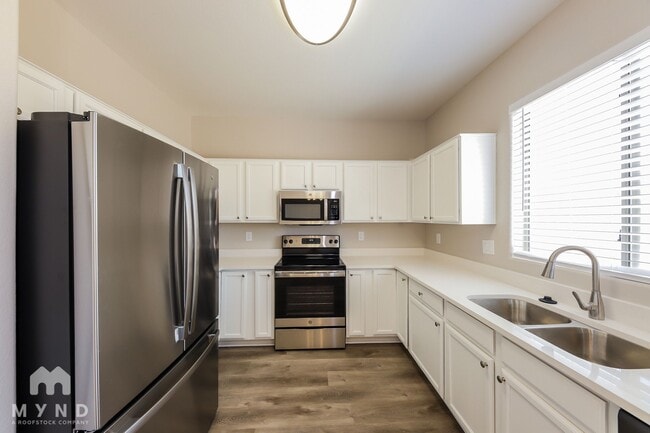 Building Photo - 13615 W Canyon Creek Dr