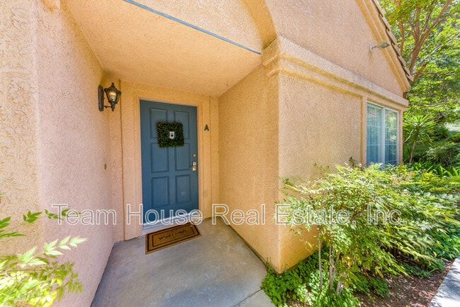 Foto del edificio - 25146 Steinbeck Ave